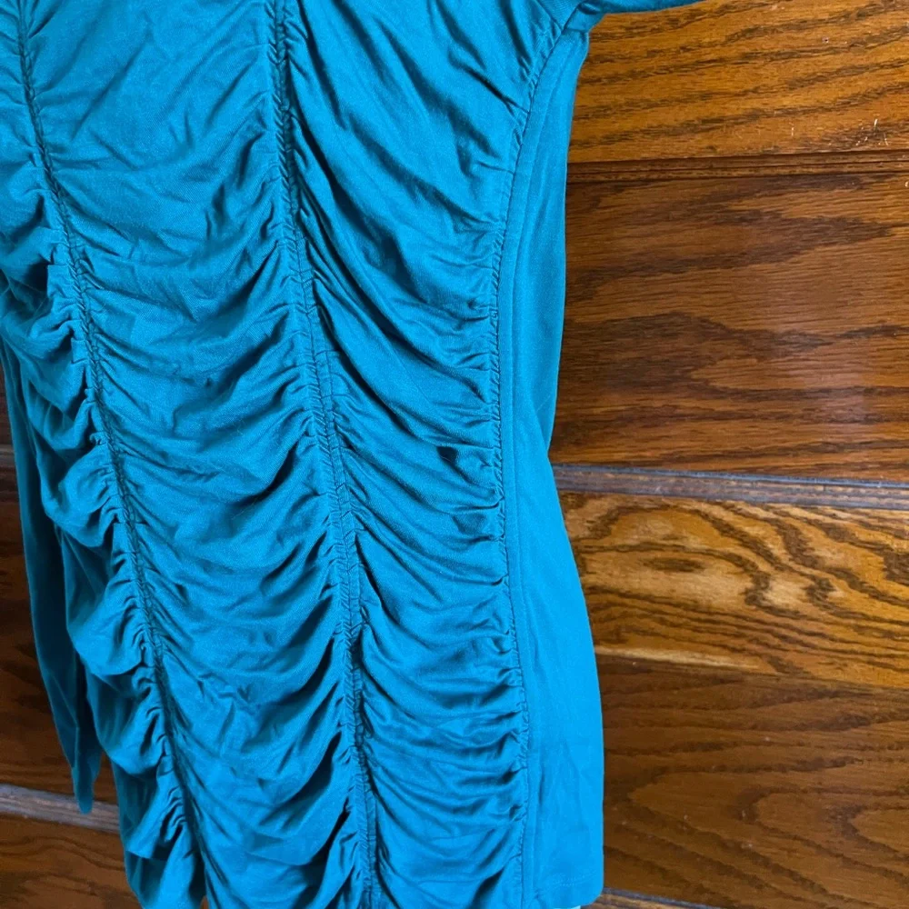 Tribal Ruched Top - Picture 3 of 6